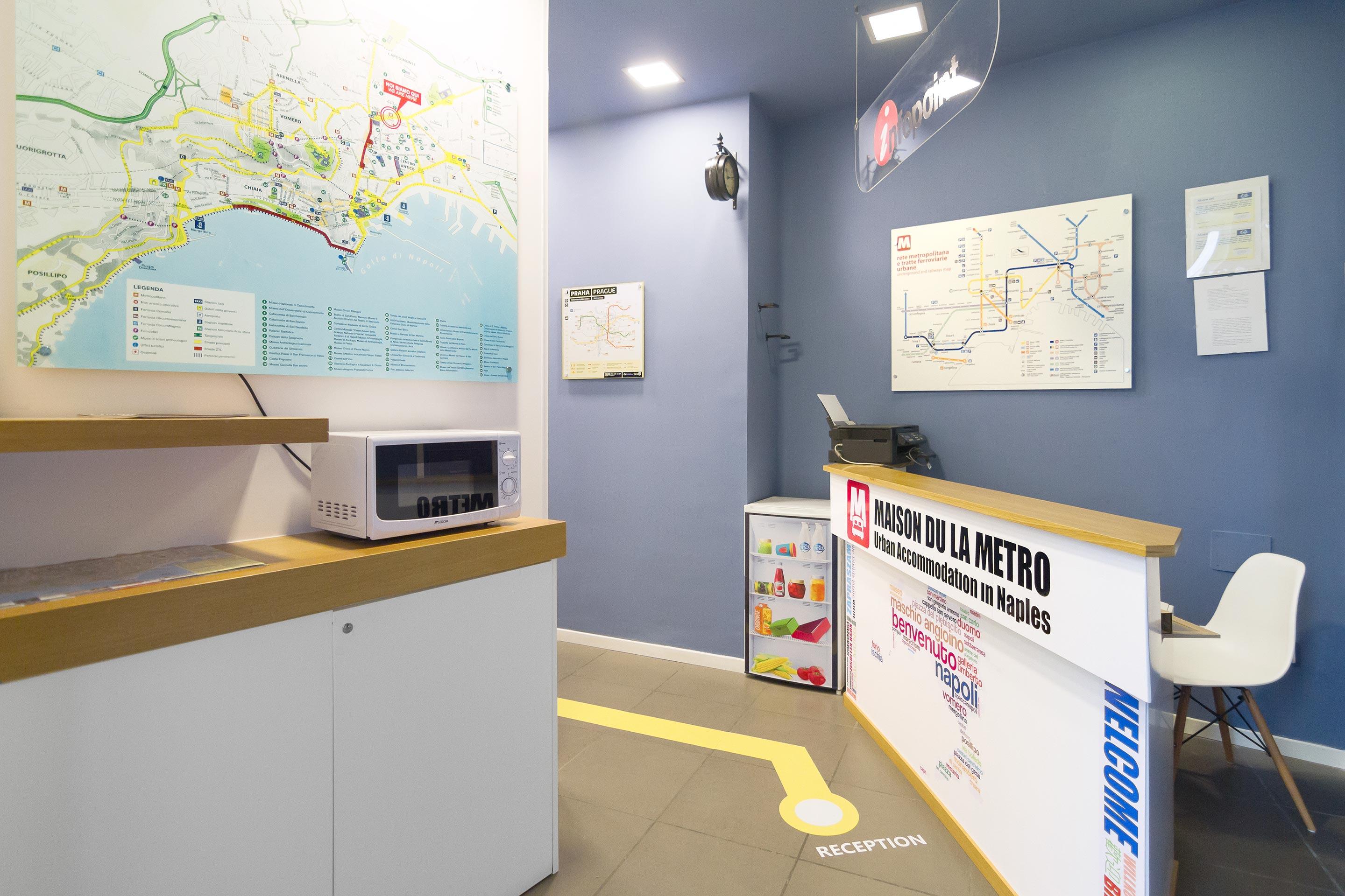 Maison Du La Metro Naples Luaran gambar